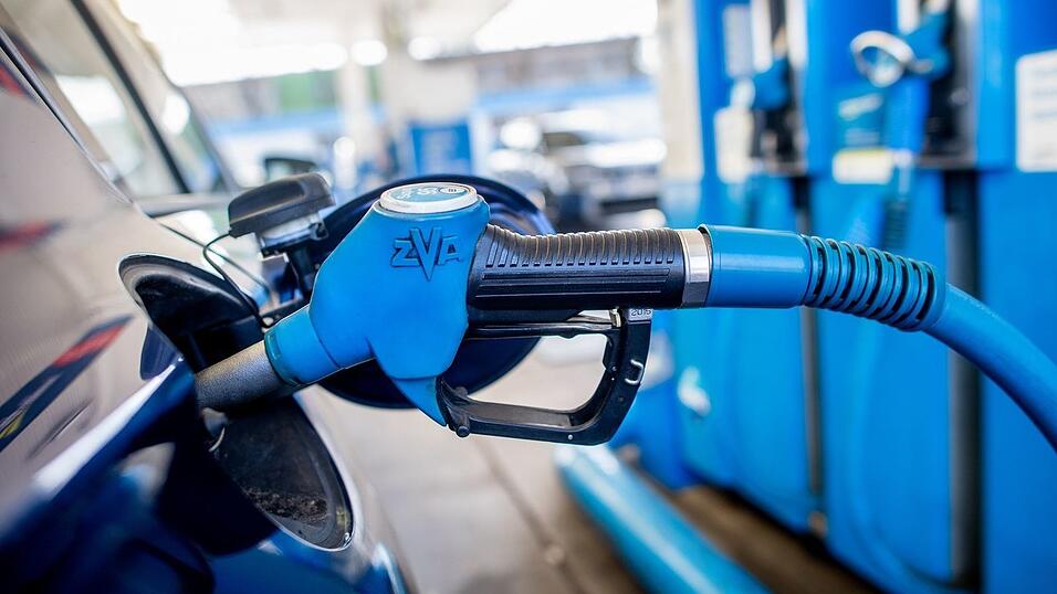 Tanken ist in den vergangenen Wochen deutlich teurer geworden wegen des Iran-Kriegs. Tanken ist in den vergangenen Wochen deutlich teurer geworden wegen des Iran-Kriegs.
