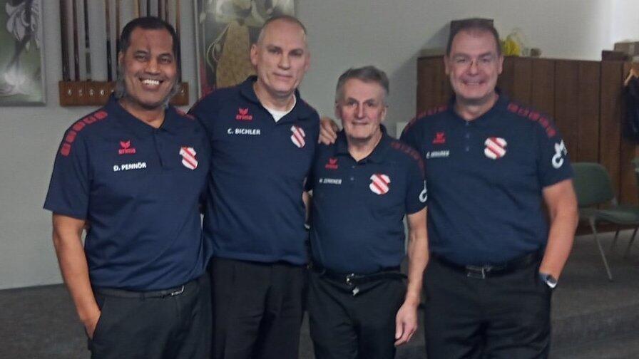 Verbuchten zwei Ausw&auml;rtssiege, die mit der Tabellenf&uuml;hrung des BC Landau belohnt wurden: (v.l.) David Penn&ouml;r, Christian Bichler, Wolfgang Zenkner und Claus Maurer.