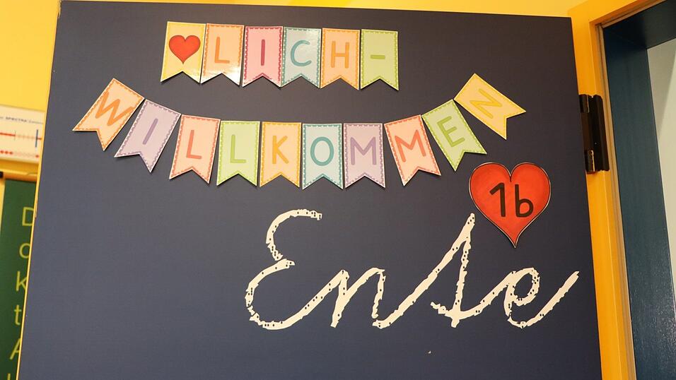 An der Tafel das erste Wort. An der Tafel das erste Wort.