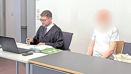 Der Mandant von Pflichtverteidiger Stefan Schmitt sch&uuml;ttelte immer wieder den Kopf, als die Zeugen &uuml;ber ihn aussagten.