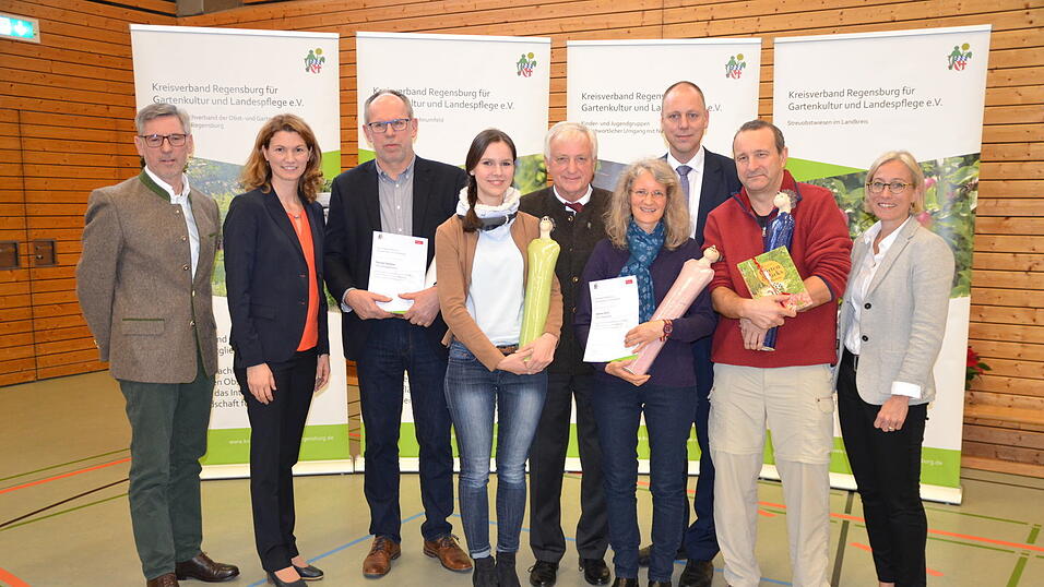 Die mit Sonderpreisen ausgezeichneten Gartenbesitzer.