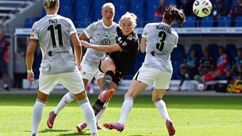 Der Klassiker des deutschen Frauenfußballs: Bayern München gegen den VfL Wolfsburg - hier beim Supercup-Finale im August. Der Klassiker des deutschen Frauenfußballs: Bayern München gegen den VfL Wolfsburg - hier beim Supercup-Finale im August.