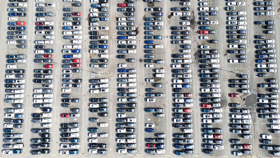 In der Autobranche gehen besonders viele Jobs verloren. (Archivbild)