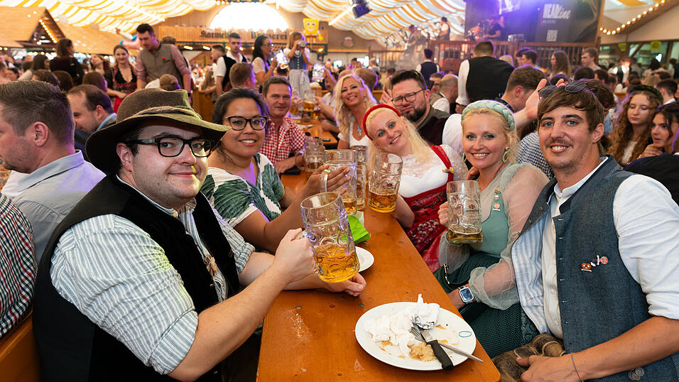 Die Partybilder vom Samstag, 17. August, aus dem Festzelt Nothaft. Die Partybilder vom Samstag, 17. August, aus dem Festzelt Nothaft.