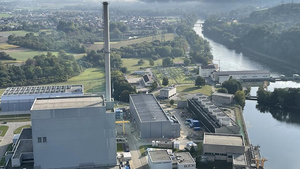 Auf einem Grundst&uuml;ck am alten Umspannwerk sollen zun&auml;chst sieben Batteriestr&auml;nge entstehen, die in Containern untergebracht sind.