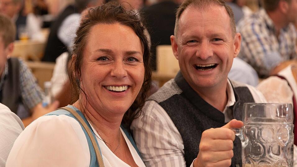 Die Partybilder vom Freitag, 7. August, aus dem Festzelt Greindl. Die Partybilder vom Freitag, 7. August, aus dem Festzelt Greindl.