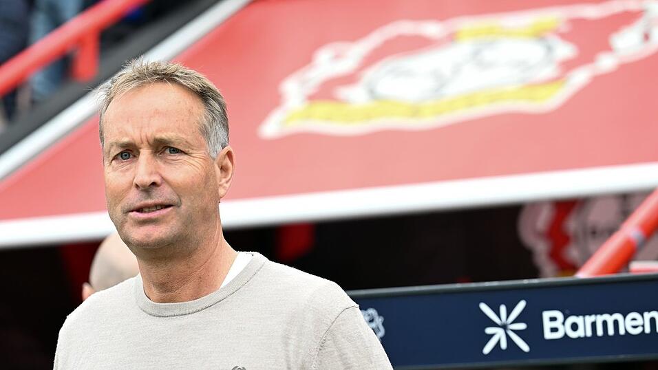 Trainer Hjulmand steht bei Bayer vor dem Aus. Trainer Hjulmand steht bei Bayer vor dem Aus.