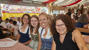 Die Partybilder vom Dienstag, 11. August, aus dem Festzelt Lechner. Die Partybilder vom Dienstag, 11. August, aus dem Festzelt Lechner.