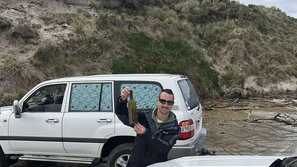 Die Flaschenpost hat etwa 15.000 Kilometer zurückgelegt. Die Flaschenpost hat etwa 15.000 Kilometer zurückgelegt.