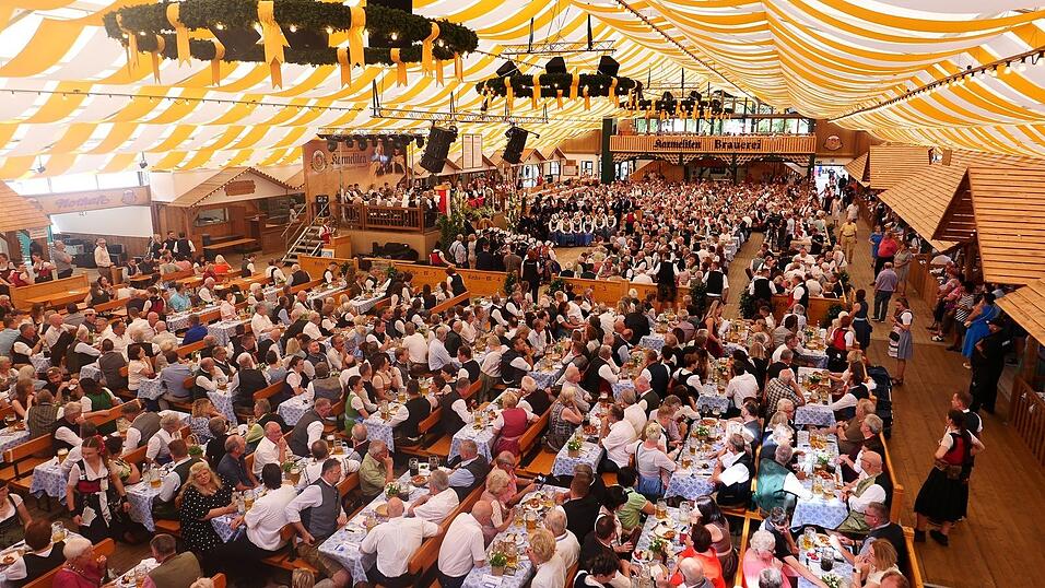 Die Eröffnung des Gäubodenvolksfest 2024.