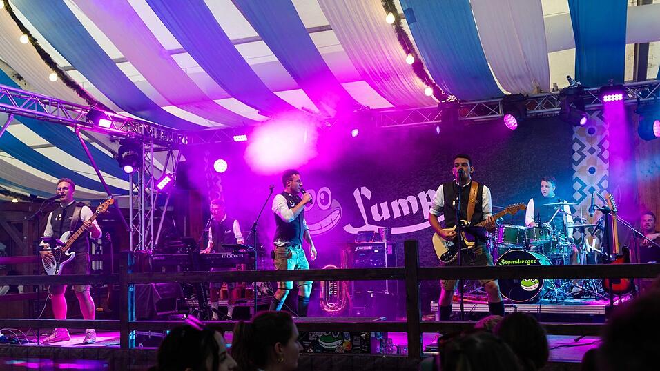 Die Partybilder vom Sonntag, 16. August, aus dem Festzelt Wenisch. Die Partybilder vom Sonntag, 16. August, aus dem Festzelt Wenisch.