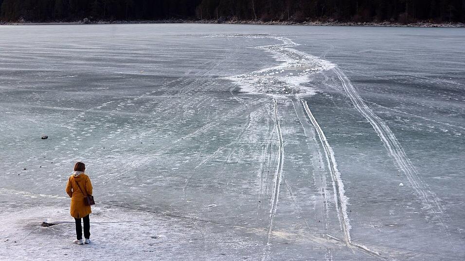 Zugefrorene Seen können zur Lebensgefahr werden. (Archivbild) Zugefrorene Seen können zur Lebensgefahr werden. (Archivbild)