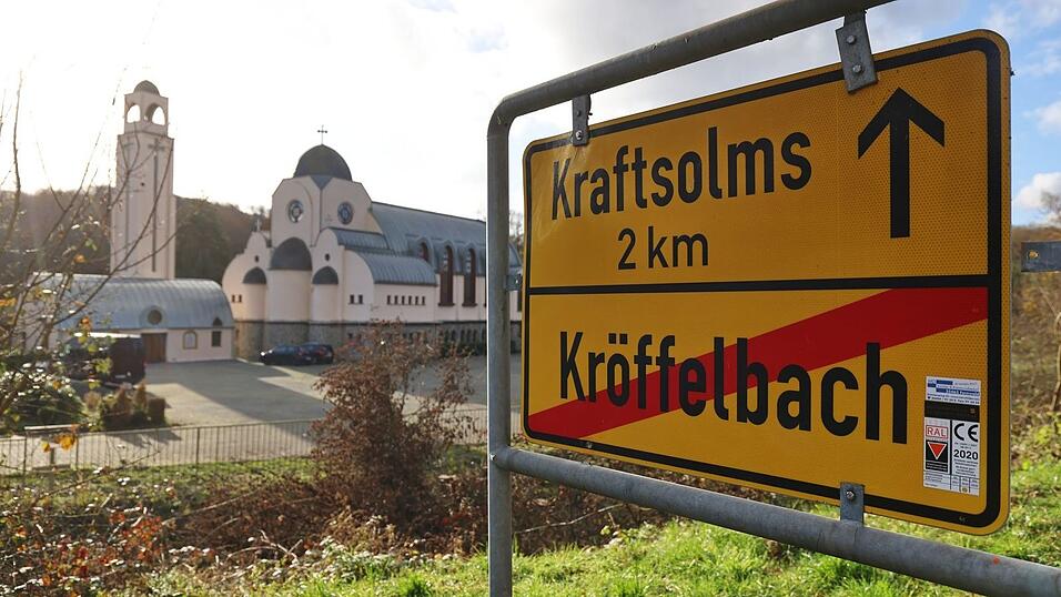 Das Baby war den Angaben zufolge vor einem Kloster in Waldsolms gefunden worden.