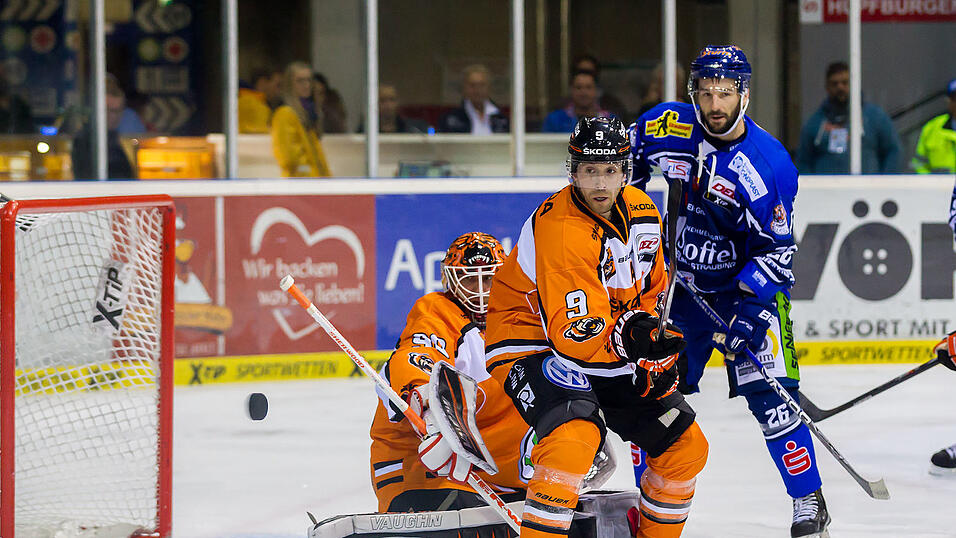 Die Tigers verlieren gegen Wolfsburg mit 2:4. Die Tigers verlieren gegen Wolfsburg mit 2:4.