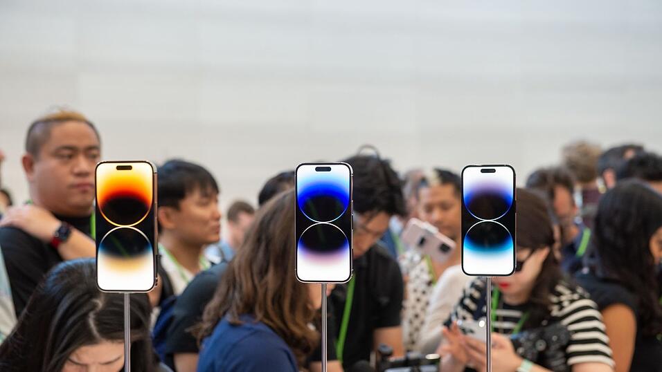 Das iPhone 14 Pro ist in etwa so schnell wie der schnellste Computer der Welt im Jahr 2000. Dieser Rechner wog 106 Tonnen.