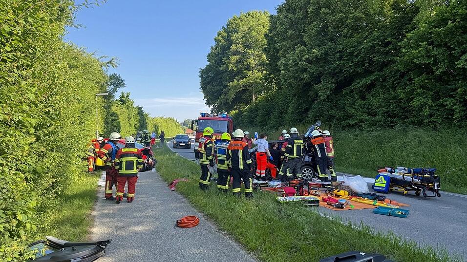 Zwischen Buch und Niedererlbach kollidierten zwei Autos.