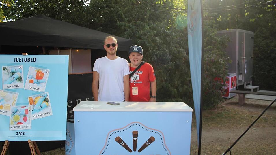 Die Besucher genossen den ersten Abend des Sommergartens auf der Mühleninsel. Die Besucher genossen den ersten Abend des Sommergartens auf der Mühleninsel.