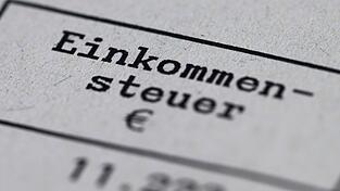 Unter anderem Profisportvereine müssen womöglich höhere Steuern zahlen. (Illustration) Unter anderem Profisportvereine müssen womöglich höhere Steuern zahlen. (Illustration)