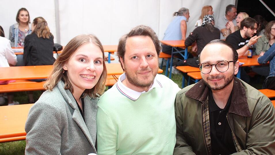 Viele Landshuter genossen ihren Freitagabend auf dem Bismarckplatzfest.