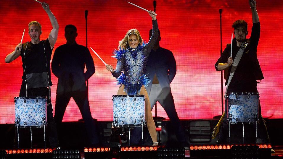 Superstar Helene Fischer verzauberte am Dienstagabend das Publikum in der Münchner Olympiahalle mit einer grandiosen Show. Superstar Helene Fischer verzauberte am Dienstagabend das Publikum in der Münchner Olympiahalle mit einer grandiosen Show.