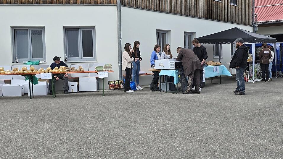Bauernmarkt mit Direktvermarktern.