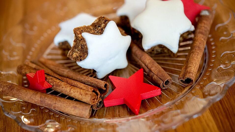 Wir verbinden den Geruch und Geschmack von Lebkuchen, Glühwein und Zimtsternen mit Weihnachten, weil es diese traditionell zu der Zeit bei uns gibt. (Symbolbild) Wir verbinden den Geruch und Geschmack von Lebkuchen, Glühwein und Zimtsternen mit Weihnachten, weil es diese traditionell zu der Zeit bei uns gibt. (Symbolbild)