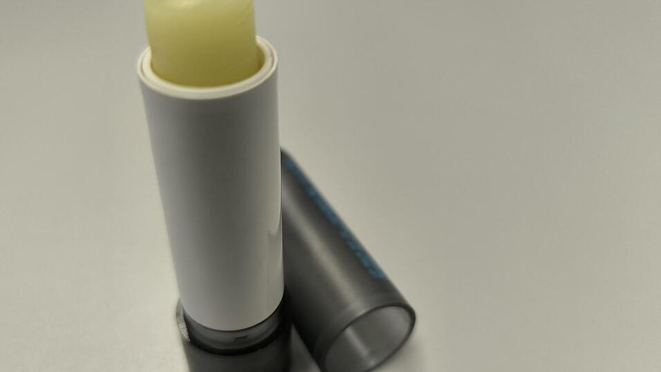 Manchmal kann man den Labello in der Tasche gar nicht finden...- wenn er im Handschuhfach liegt.