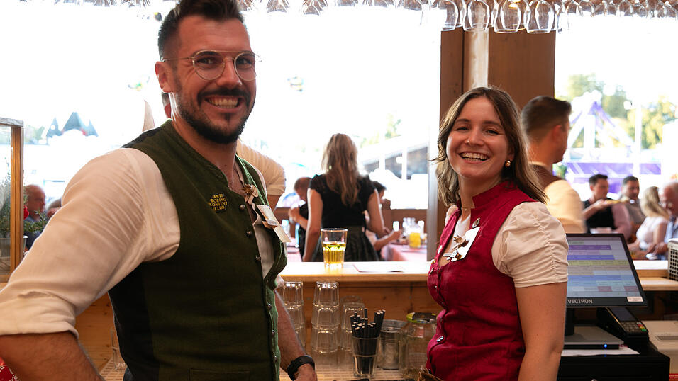 Die Partybilder vom Dienstag, 12. August, aus dem Festzelt Krönner. Die Partybilder vom Dienstag, 12. August, aus dem Festzelt Krönner.