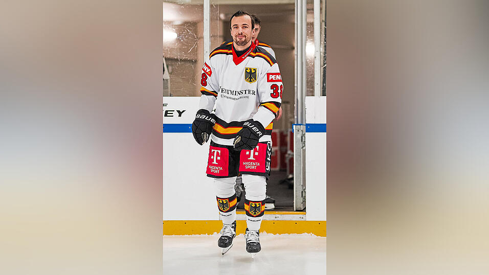 Startklar für sein Heimspiel beim Deutschland-Cup: DEB-Verteidiger Fabio Wagner.