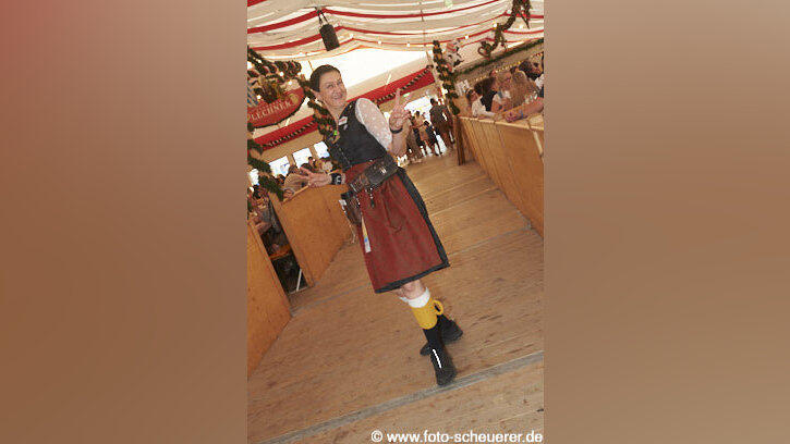 Die Partybilder vom Montag, 18. August, aus dem Festzelt Lechner. Die Partybilder vom Montag, 18. August, aus dem Festzelt Lechner.