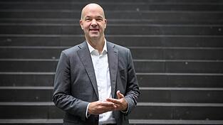 DIW-Präsident Marcel Fratzscher fordert von älteren Menschen mehr Solidarität mit der jungen Generation. (Archivbild)