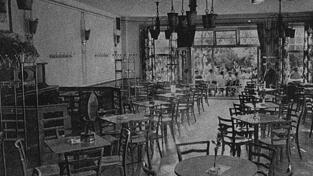 „Äußerst vornehm“ sei das Café Düll nach seiner Renovierung, berichtet die „Landshuter Zeitung“.