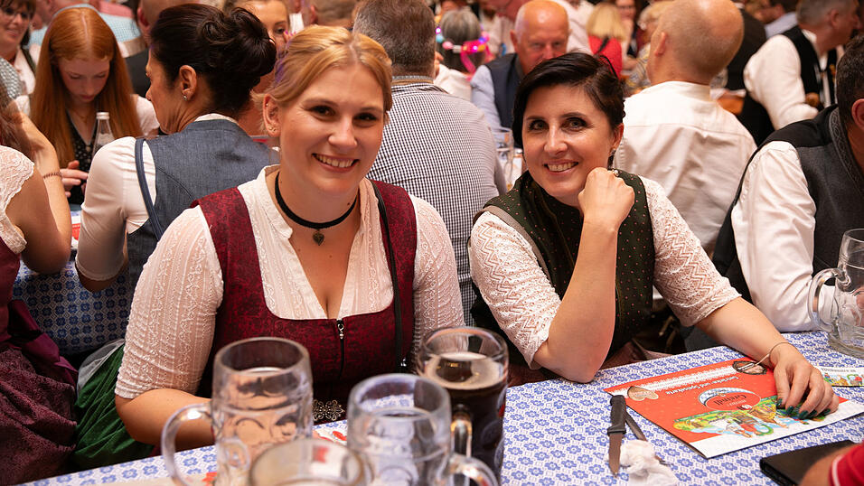 Die Partybilder vom Freitag, 8. August, aus dem Festzelt Greindl. Die Partybilder vom Freitag, 8. August, aus dem Festzelt Greindl.