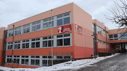 Im Landkreis Dingolfing-Landau - etwa hier an der Grund- und Mittelschule Landau - fand der Pr&auml;senzunterricht am Freitag statt.