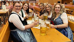 Die Partybilder vom Sonntag, 9. August, aus dem Festzelt Reisinger. Die Partybilder vom Sonntag, 9. August, aus dem Festzelt Reisinger.
