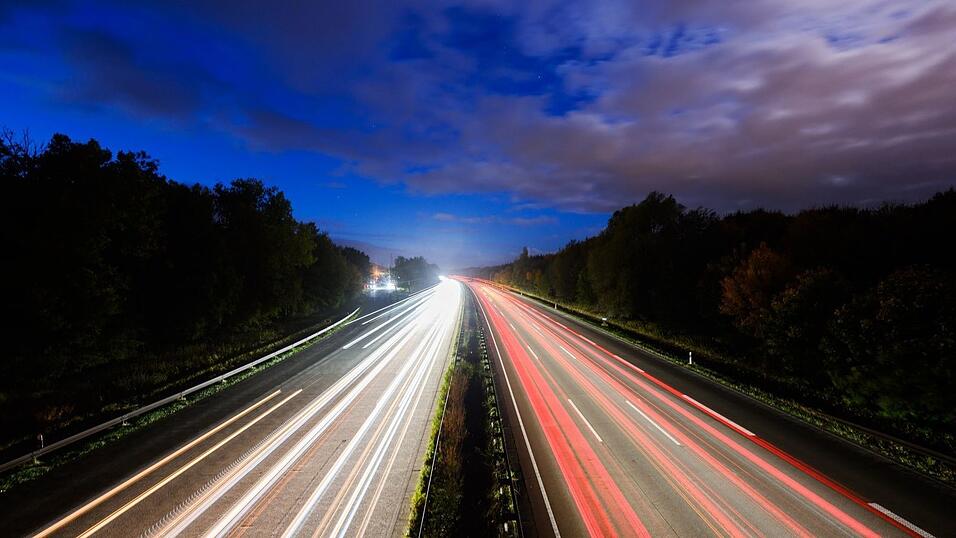 Eine Fahrt über die Autobahn - nicht für jeden erstrebenswert. (Illustration) Eine Fahrt über die Autobahn - nicht für jeden erstrebenswert. (Illustration)