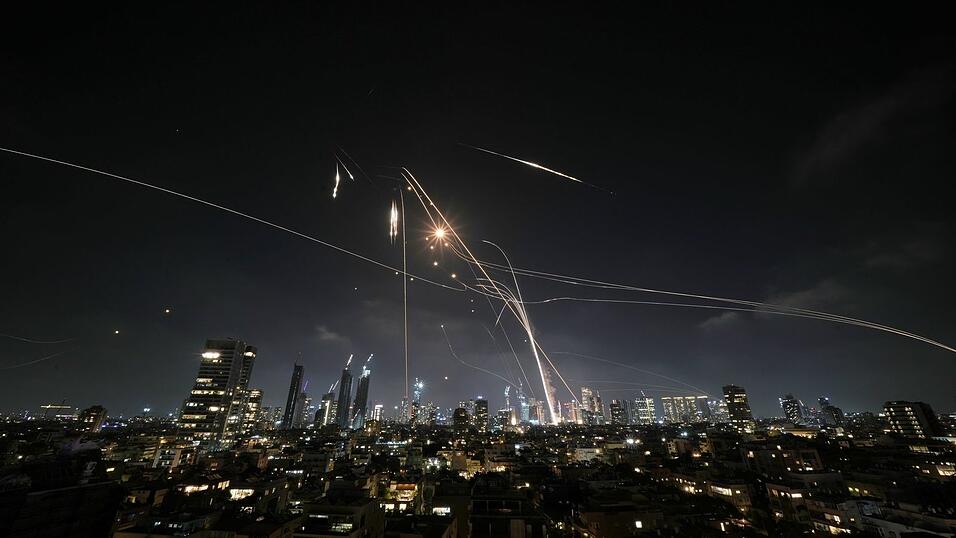 Israels Luftabwehr im Einsatz gegen iranische Raketen. (Archivbild) Israels Luftabwehr im Einsatz gegen iranische Raketen. (Archivbild)