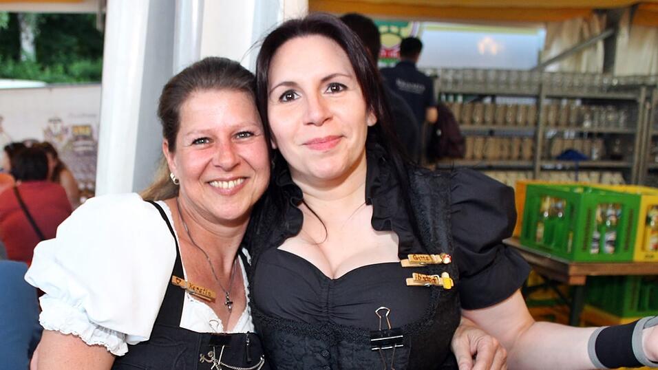 Auch am Freitag war super Stimmung am Ergoldinger Volksfest. Auch am Freitag war super Stimmung am Ergoldinger Volksfest.