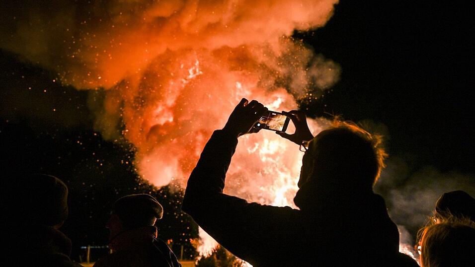 Die jährliche Tradition zieht Tausende Menschen an. (Archivbild) Die jährliche Tradition zieht Tausende Menschen an. (Archivbild)