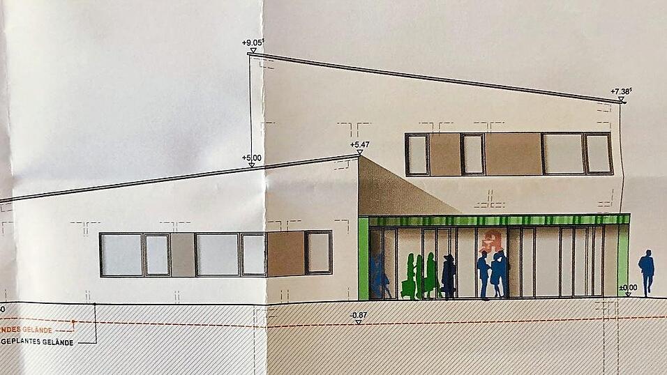 Blick von Süden: Hier ist deutlich der Eingang der Apotheke zu erkennen. Anders als der Rest des Gebäudes wird dieser Bereich zweigeschossig. Blick von Süden: Hier ist deutlich der Eingang der Apotheke zu erkennen. Anders als der Rest des Gebäudes wird dieser Bereich zweigeschossig.