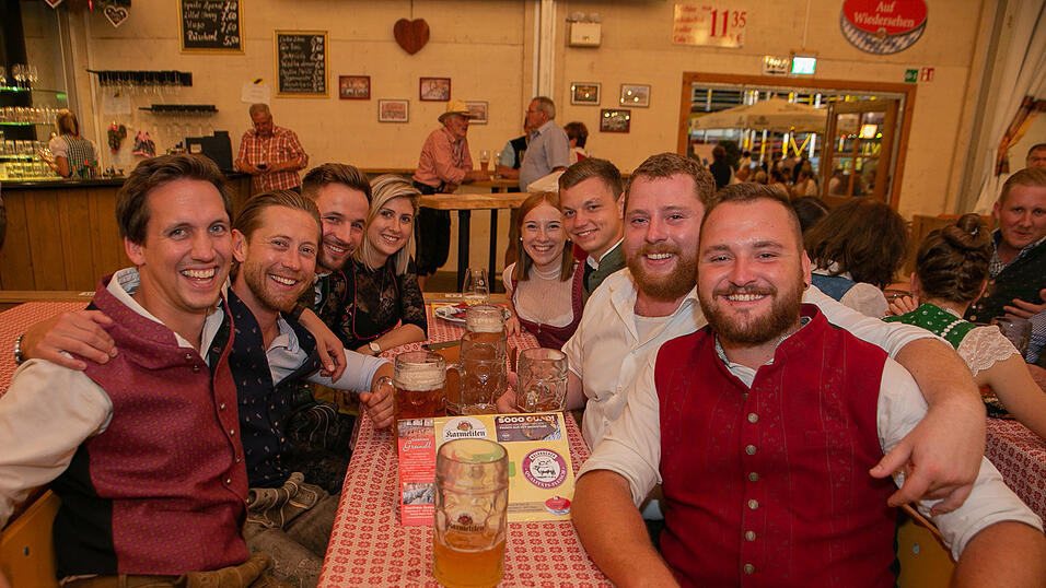 Die Partybilder von Sonntag, 21. August 2022, aus dem Festzelt Greindl.