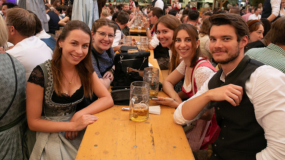 Die Partybilder vom Samstag, 16. August, aus dem Festzelt Nothaft. Die Partybilder vom Samstag, 16. August, aus dem Festzelt Nothaft.