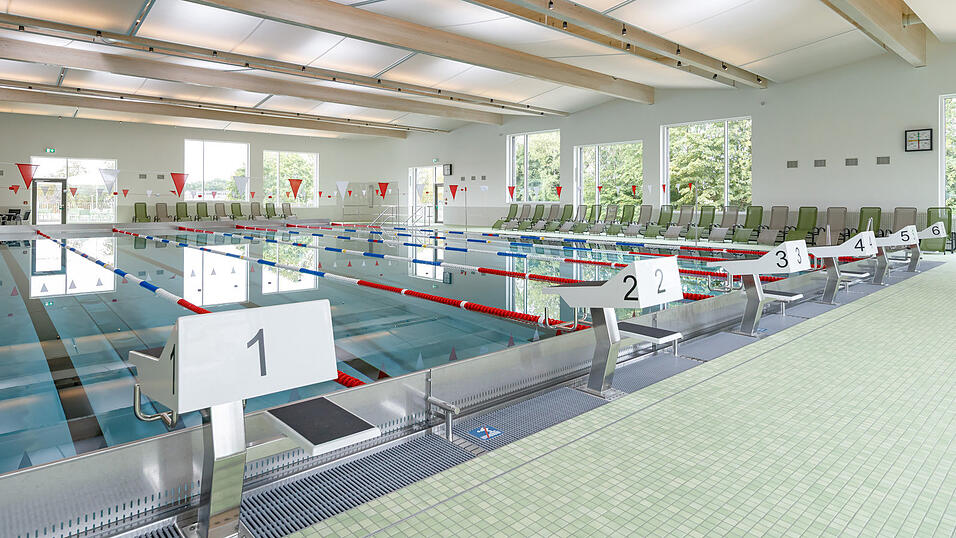 Topmodern ist das neue Hallenbad im Stadtosten. Ohne Sprungturm und ausreichende Beckentiefe können Vereine hier aber nicht aus dem Vollen schöpfen.