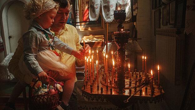 Die Osterwaffenruhe in der Ukraine ist nach Angaben des Generalstabs des Landes bereits Hunderte Male gebrochen worden. (Archivbild)