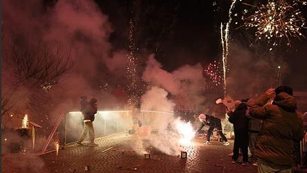 In Rottenburg lie&szlig; man es ordentlich krachen. Bereits am 30. Dezember wurde ein 14-J&auml;hriger von einer Rakete an der Hand verletzt.