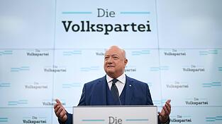 Der ÖVP Parteichef Christian Stocker wird der künftige Kanzler von Österreich sein.