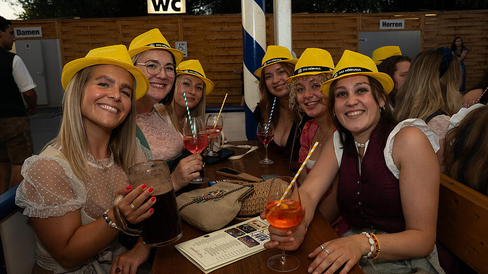 Die Partybilder vom Mittwoch, 12. August, aus dem Festzelt Reisinger. Die Partybilder vom Mittwoch, 12. August, aus dem Festzelt Reisinger.