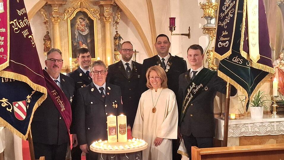 Markus Cerwenka (v. l.), Andreas Lindhuber, Alois Pleintinger, Thomas Salzberger, Gertraud Dickgießer, Marco Zaruba und Roland Salzberger