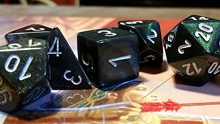 Den K&ouml;pfen hinter&nbsp;&bdquo;Dungeons & Dragons&ldquo; war bei der ersten Edition wohl nicht bewusst, welchen Hype sie viele Jahre sp&auml;ter ausl&ouml;sen.