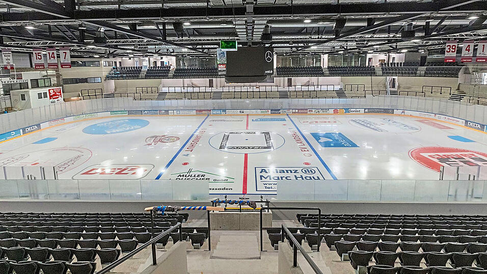 Die Spannung steigt: Am 30. Oktober wird das rundum sanierte Eisstadion, die Fanatec-Arena-, mit einem gro&szlig;en Programm wiederer&ouml;ffnet. (LZ-Archiv)